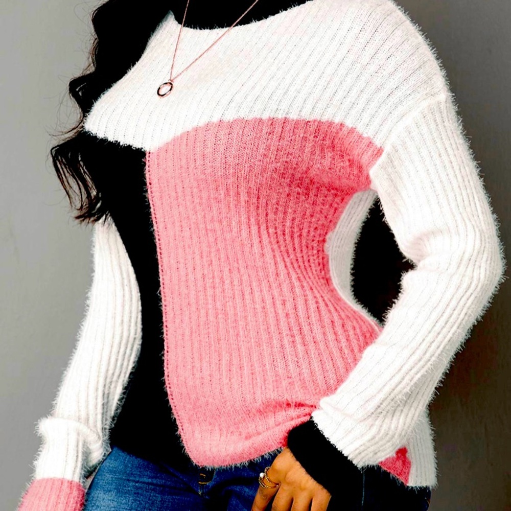 Fitted multi color sweater. Runs smaller!! Never worn!Fits like a medium!!